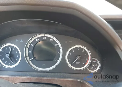 2010 Mercedes-Benz E 550 4Matic из США, поврежденный, VIN WDDHF9AB5AA212545